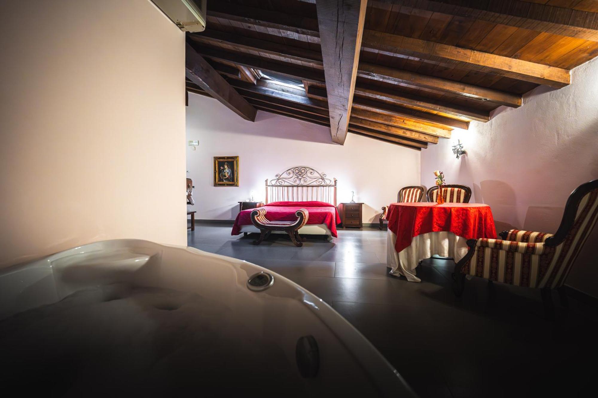 Hotel La Tavola Rotonda Cortemaggiore Esterno foto
