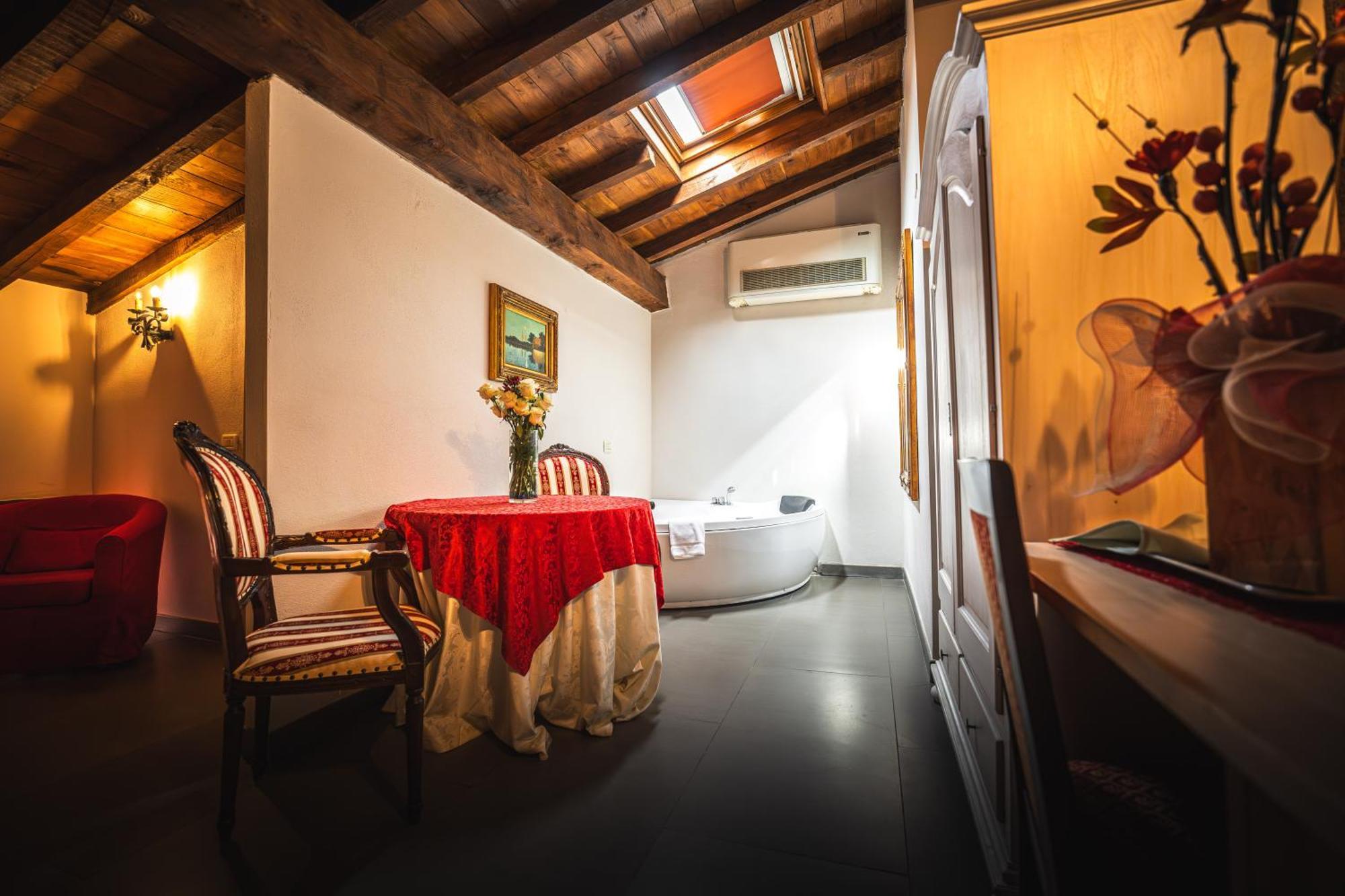 Hotel La Tavola Rotonda Cortemaggiore Esterno foto