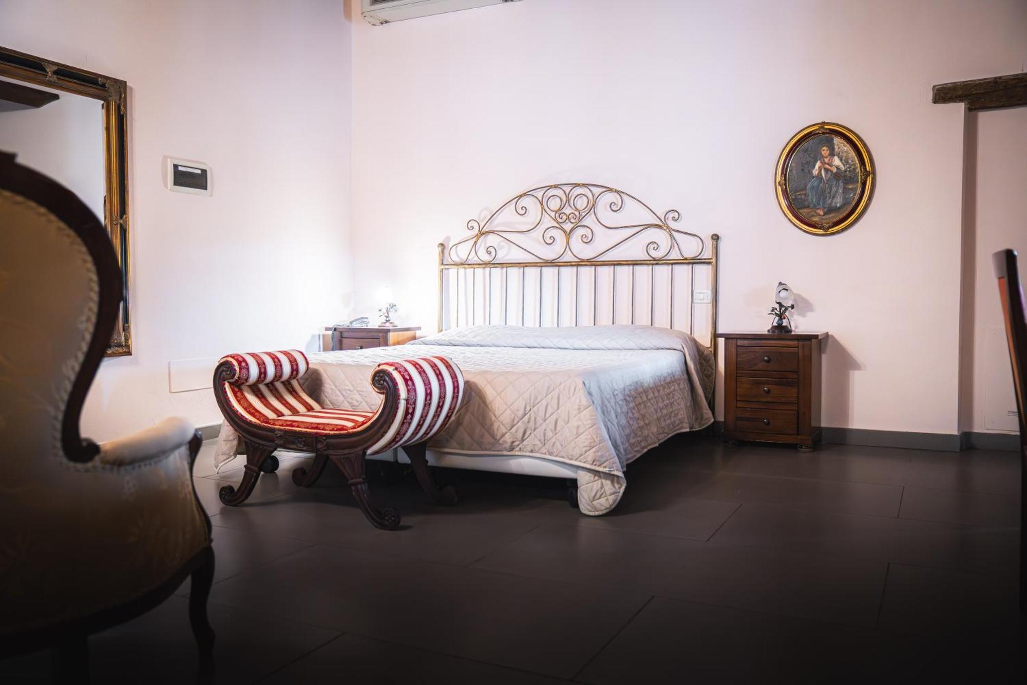Hotel La Tavola Rotonda Cortemaggiore Esterno foto