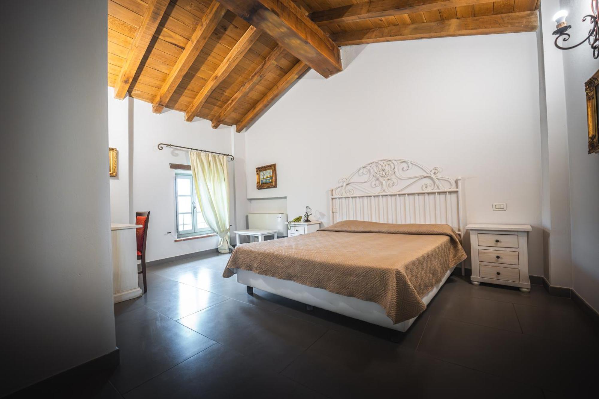Hotel La Tavola Rotonda Cortemaggiore Camera foto