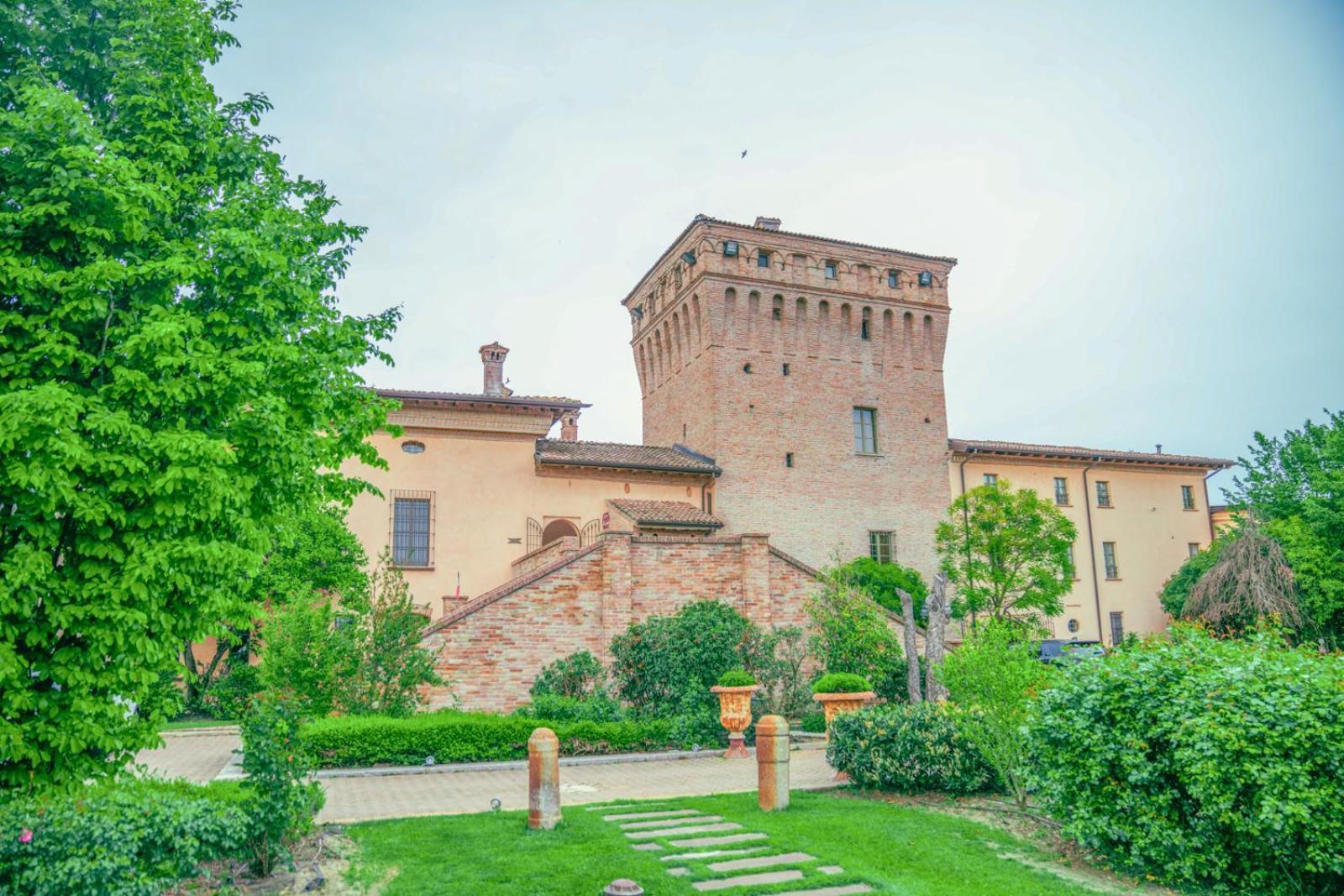 Hotel La Tavola Rotonda Cortemaggiore Esterno foto